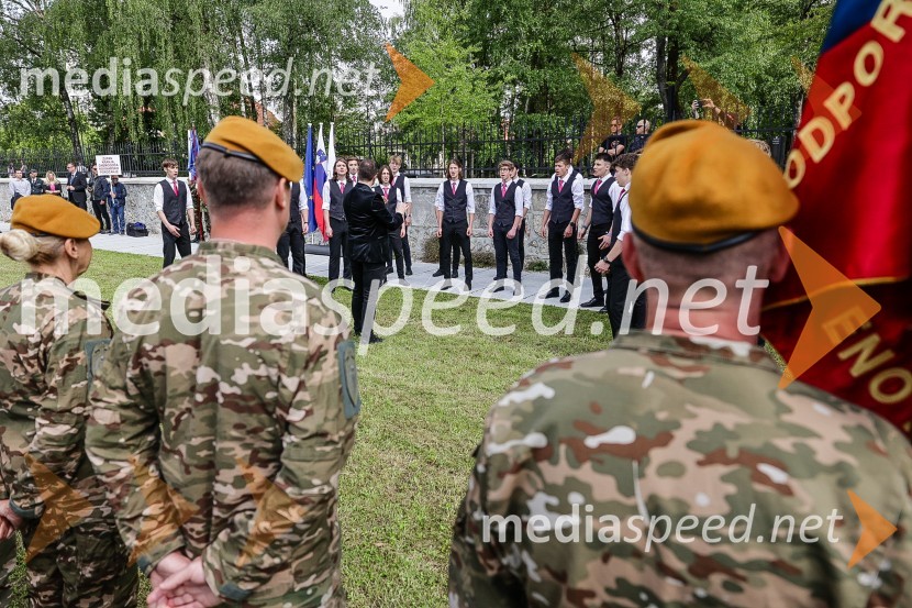 V Parku slovenske himne poklon Slovenski vojski