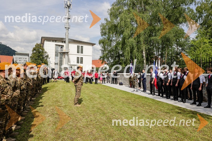 V Parku slovenske himne poklon Slovenski vojski