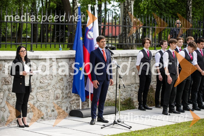  ... ;  Matjaž Rakovec, župan Mestne občine KranjV Parku slovenske himne poklon Slovenski vojski