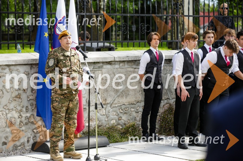 V Parku slovenske himne poklon Slovenski vojski