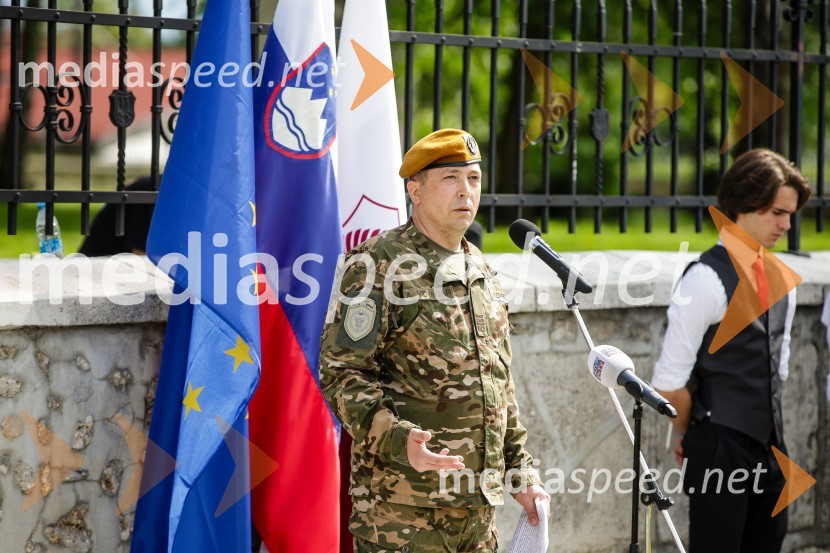 V Parku slovenske himne poklon Slovenski vojski