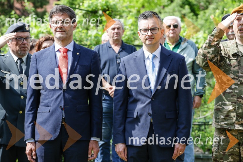  Matjaž Rakovec, župan Mestne občine Kranj;  Marjan  Šarec, minister za obramboV Parku slovenske himne poklon Slovenski vojski