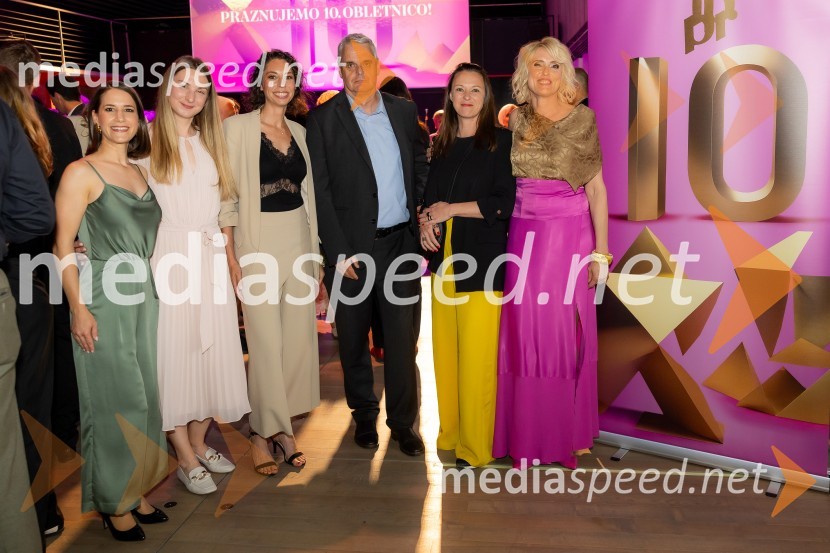  Maruša Fakin, svetovalka za komuniciranje, IPPR;  Nina Manfreda, mlajša svetovalka za komuniciranje, IPPR;  Petra Kregar, starejša svetovalka za komuniciranje, IPPR; mag. Miro Pušnik, direktor, CTK;  Urša Mivšek Sitar;  Irena Pavčič, direktorica, IPPRČista desetka – 10. obletnica agencije IPPR