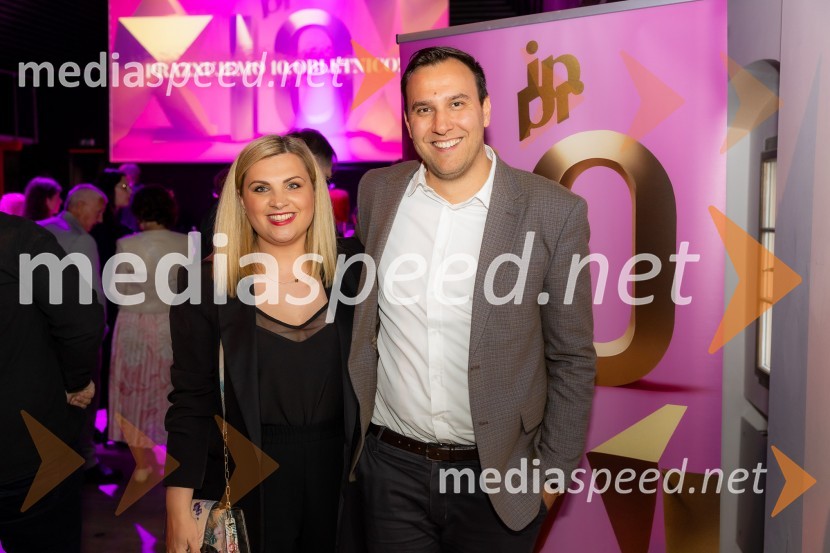  Ines Polajžer, vodja projektov, Bold group;  Anže Herbst, partner in direktor poslovnega razvoja, Bold GroupČista desetka – 10. obletnica agencije IPPR