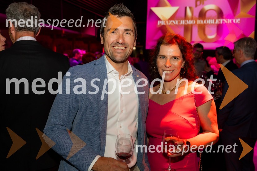  Matej Resnik, direktor, FARME IHAN - KPM d.o.o.;  Mojca Trampuš,  vodja marketinga in komuniciranja v družbi KOTOČista desetka – 10. obletnica agencije IPPR