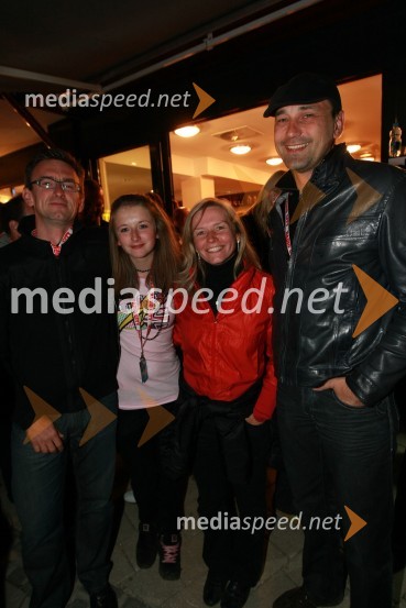 Marko, Anja in Alenka Lukič ter Matjaž Kovačič, predsednik uprave Nova KBM d.d.Radio City, koncert 2009