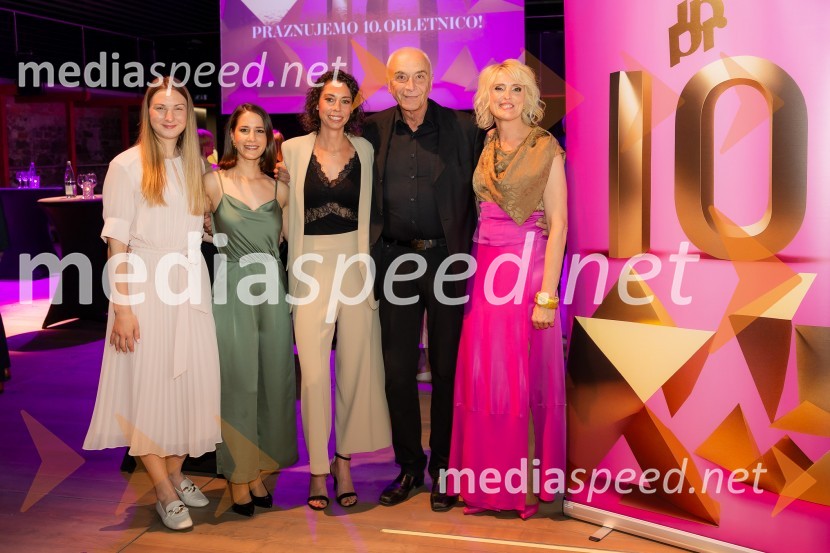  Nina Manfreda, mlajša svetovalka za komuniciranje, IPPR;  Maruša Fakin, svetovalka za komuniciranje, IPPR;  Petra Kregar, starejša svetovalka za komuniciranje, IPPR;  Ivo Boscarol, podjetnik, generalni direktor Pipistrel d.o.o.;  Irena Pavčič, direktorica, IPPRČista desetka – 10. obletnica agencije IPPR