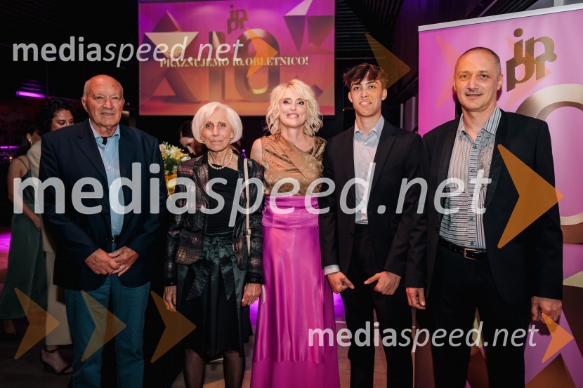  Bogo Pavčič;  Ivana Pavčič;  Irena Pavčič, direktorica, IPPR;  Liam  Pavčič;  Matjaž PavčičČista desetka – 10. obletnica agencije IPPR