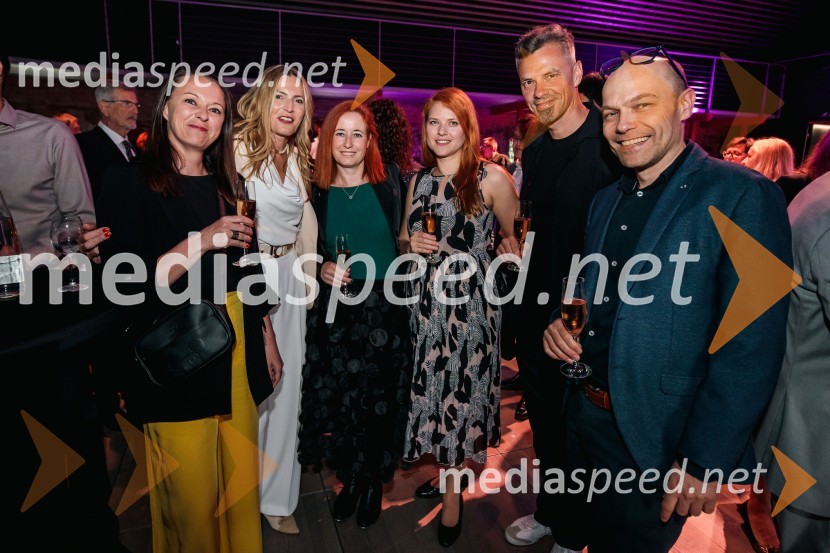  Urša Mivšek Sitar;  Alenka Potočnik Anžič, direktorica marketinga, Hisense Europe;  Dunja Bibianko, vodja projektov, AV studio;  Maša Marovt, vodja projektov, AV Studio;  Vasja  Grabner, umetniški direktor, AV studio ;  Boris Mesarič, direktor, AV studioČista desetka – 10. obletnica agencije IPPR