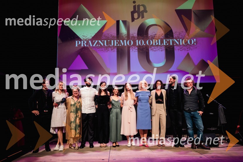  Borut Dolenec;  Petja Selan;  Irina Kyseleff;  Milan Senić;  Mateja Rosa;  Maruša Fakin, svetovalka za komuniciranje, IPPR;  Nina Manfreda, mlajša svetovalka za komuniciranje, IPPR;  Irena Pavčič, direktorica, IPPR;  Petra Kregar, starejša svetovalka za komuniciranje, IPPR;  Matevž Šalehar-Hamo, glasbenik, Hamo & Tribute 2 Love;  Peter Dekleva, glasbenik, Hamo & Tribute 2 LoveČista desetka – 10. obletnica agencije IPPR