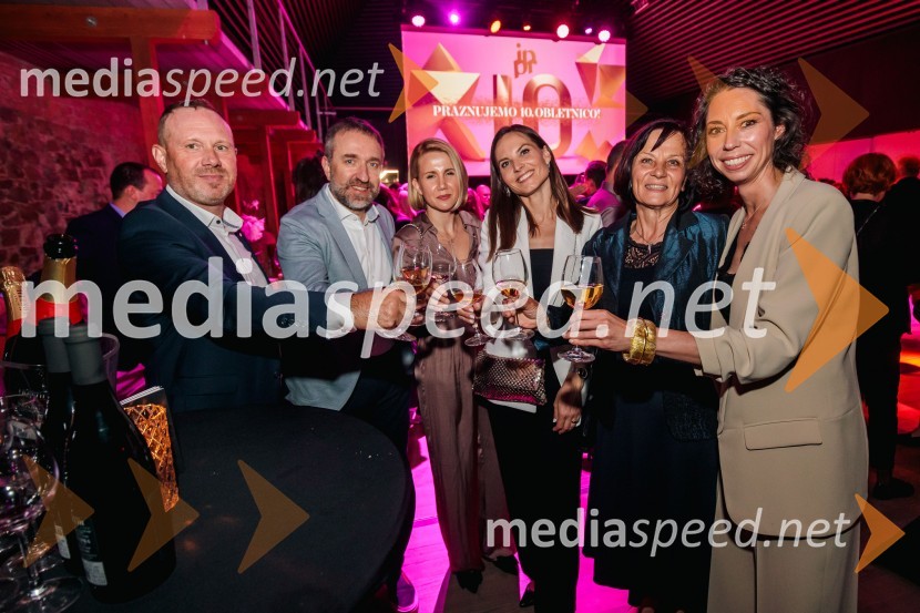  Marko Pulko, direktor, Lesaffre Slovenija;  Borut  Cvetko, kreativni direktor, Mediaspeed d.o.o.;  Natalija Cvetko, Mediaspeed d.o.o.;  Neža Jus, vodja marketinga, Lesaffre Slovenija;  Mirjam Kavčič;  Petra Kregar, starejša svetovalka za komuniciranje, IPPRČista desetka – 10. obletnica agencije IPPR