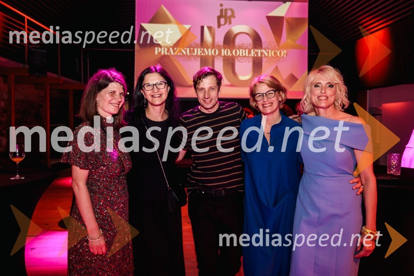  Katja Dolenec;  Vera Kovačevič, svetovalka za komuniciranje, LEK ;  Borut Dolenec;  izr. prof. mag.  Polona Filipič, profesorica, Fakulteta za arhitekturo;  Irena Pavčič, direktorica, IPPRČista desetka – 10. obletnica agencije IPPR
