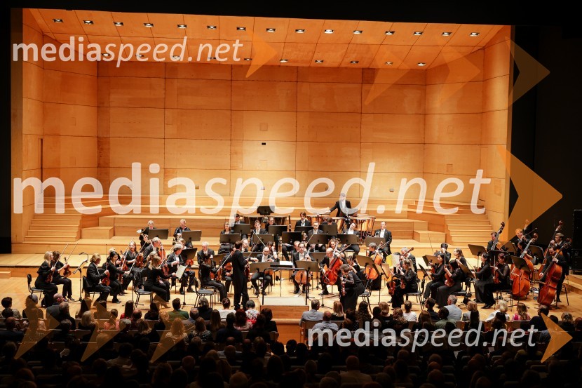 Beethovnov orkester iz Bonna na odru Gallusove dvorane Cankarjevega doma