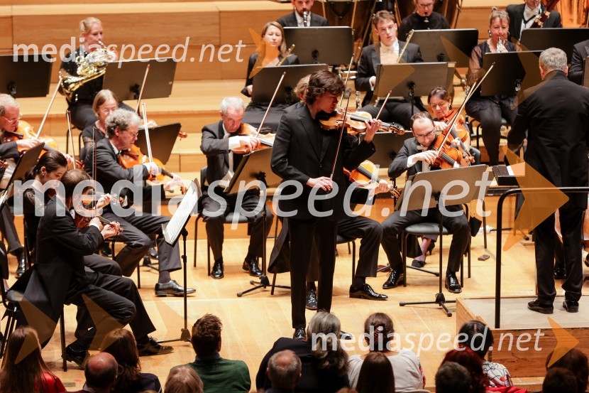  Daniel Lozakovich, violinistBeethovnov orkester iz Bonna na odru Gallusove dvorane Cankarjevega doma