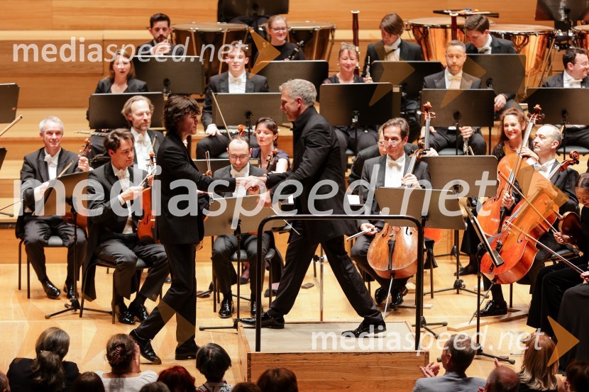  Daniel Lozakovich, violinist;  Dirk Kaftan, dirigentBeethovnov orkester iz Bonna na odru Gallusove dvorane Cankarjevega doma