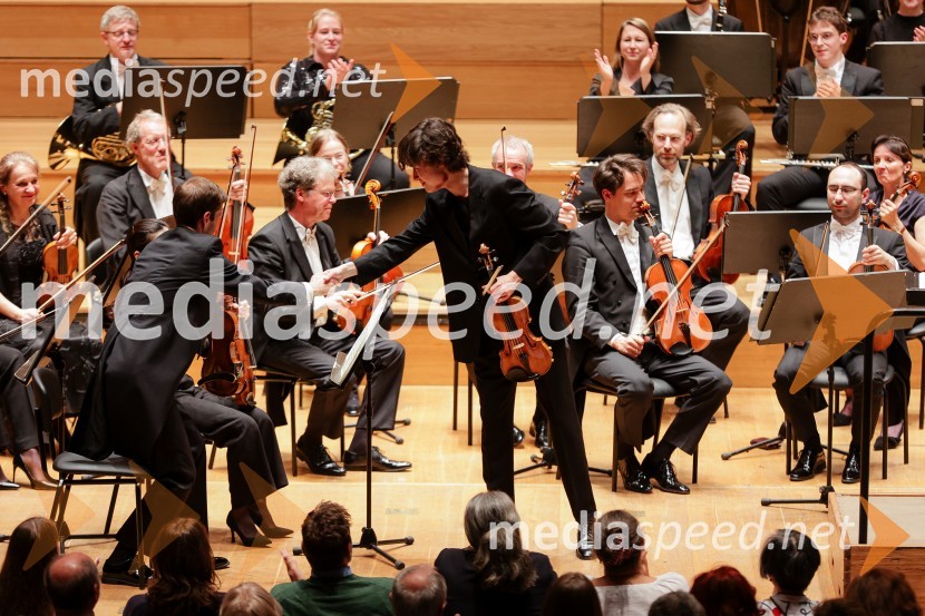  Daniel Lozakovich, violinistBeethovnov orkester iz Bonna na odru Gallusove dvorane Cankarjevega doma