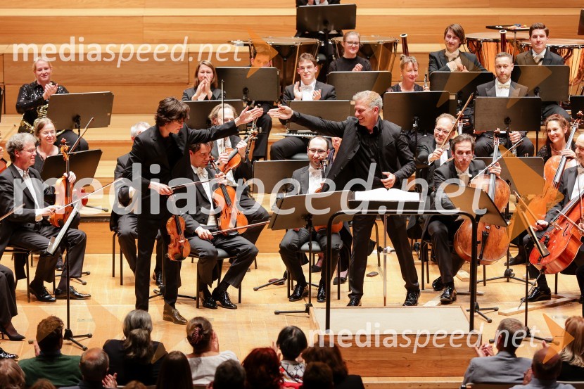  Daniel Lozakovich, violinist;  Dirk Kaftan, dirigentBeethovnov orkester iz Bonna na odru Gallusove dvorane Cankarjevega doma