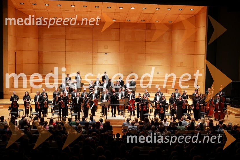 Beethovnov orkester iz Bonna na odru Gallusove dvorane Cankarjevega doma