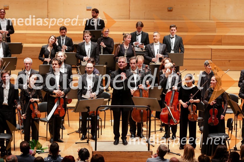  Dirk Kaftan, dirigentBeethovnov orkester iz Bonna na odru Gallusove dvorane Cankarjevega doma