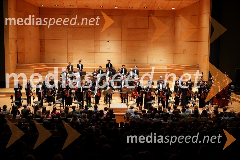 Beethovnov orkester iz Bonna na odru Gallusove dvorane Cankarjevega doma