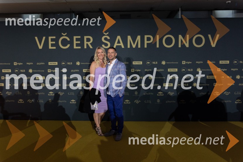  Urša Jezeršek;  Rene Mlekuž, nekdanji smučarVečer šampionov 2024