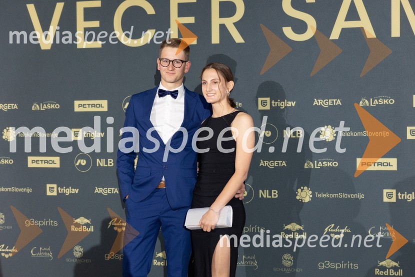  ... ;  Katra Komar, smučarska skakalkaVečer šampionov 2024