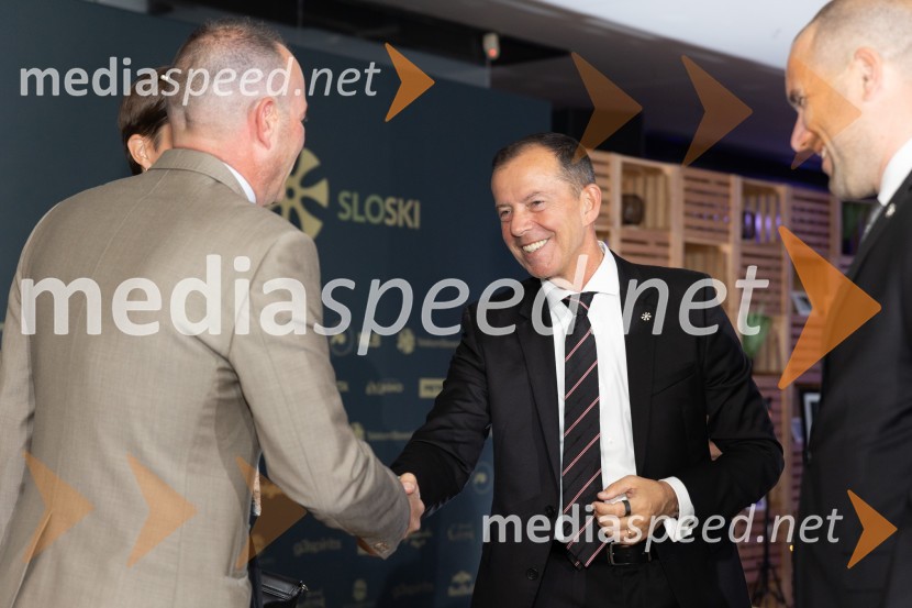  Enzo Smrekar, predsednik uprave Droge Kolinske in glavni direktor strateškega poslovnega področja v Atlantic Grupi, predsednik SZS, podpredsednik Olimpijskega komiteja SlovenijeVečer šampionov 2024