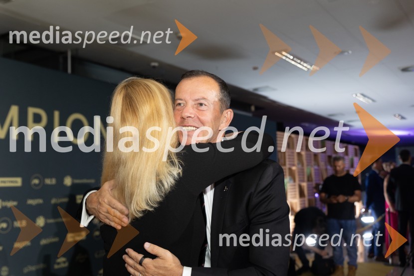  Enzo Smrekar, predsednik uprave Droge Kolinske in glavni direktor strateškega poslovnega področja v Atlantic Grupi, predsednik SZS, podpredsednik Olimpijskega komiteja SlovenijeVečer šampionov 2024