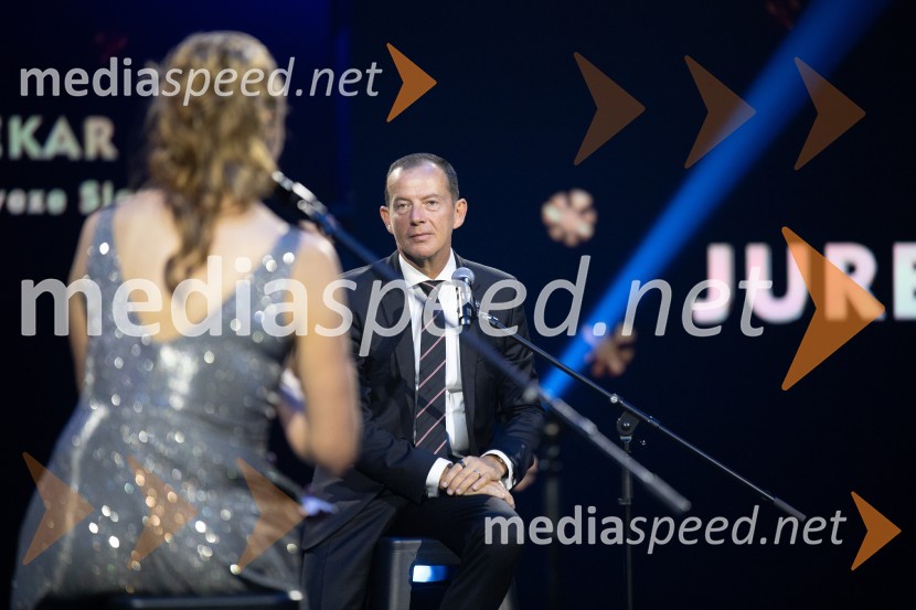  Enzo Smrekar, predsednik uprave Droge Kolinske in glavni direktor strateškega poslovnega področja v Atlantic Grupi, predsednik SZS, podpredsednik Olimpijskega komiteja SlovenijeVečer šampionov 2024