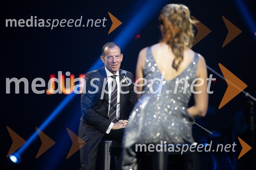  Enzo Smrekar, predsednik uprave Droge Kolinske in glavni direktor strateškega poslovnega področja v Atlantic Grupi, predsednik SZS, podpredsednik Olimpijskega komiteja SlovenijeVečer šampionov 2024