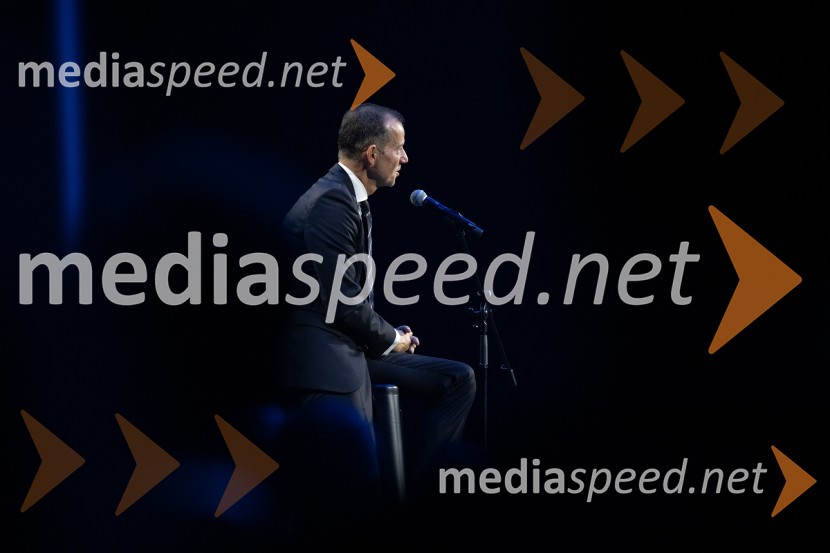  Enzo Smrekar, predsednik uprave Droge Kolinske in glavni direktor strateškega poslovnega področja v Atlantic Grupi, predsednik SZS, podpredsednik Olimpijskega komiteja SlovenijeVečer šampionov 2024