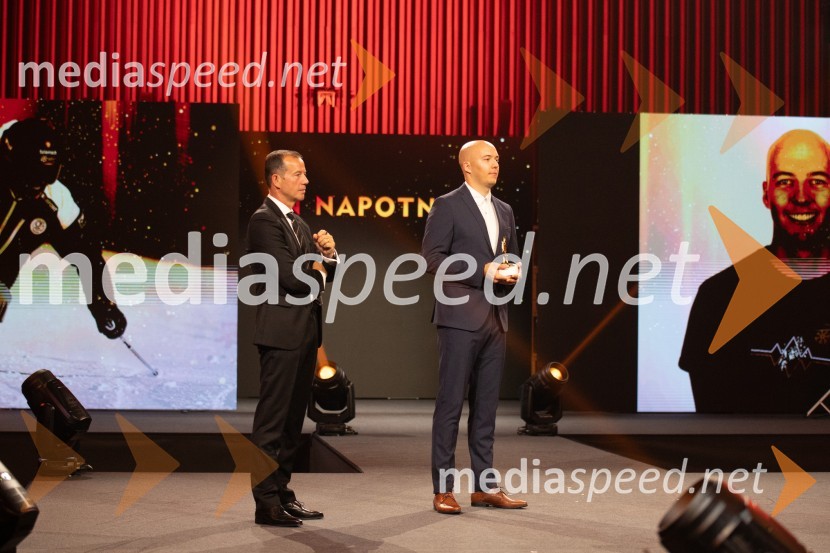  Enzo Smrekar, predsednik uprave Droge Kolinske in glavni direktor strateškega poslovnega področja v Atlantic Grupi, predsednik SZS, podpredsednik Olimpijskega komiteja Slovenije;  ... Večer šampionov 2024