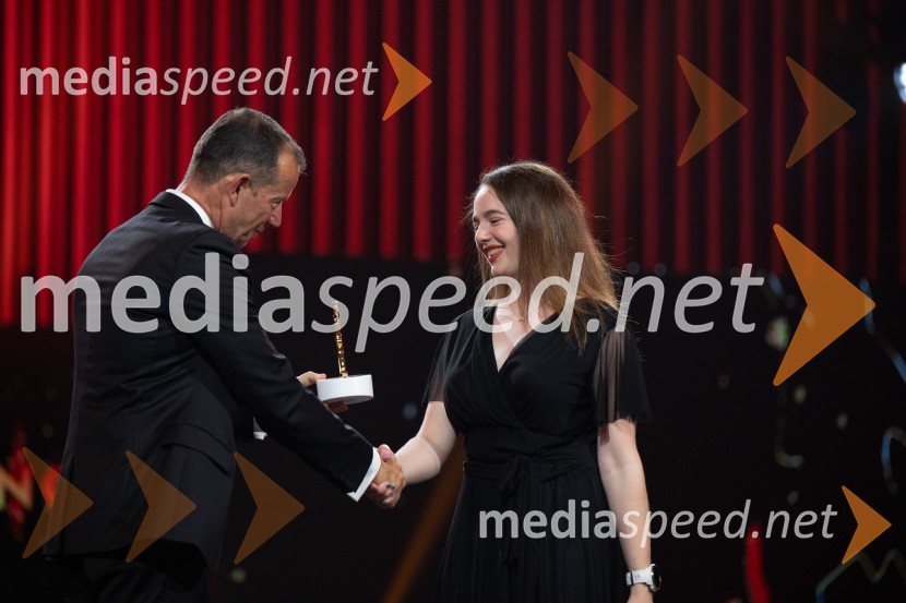  Enzo Smrekar, predsednik uprave Droge Kolinske in glavni direktor strateškega poslovnega področja v Atlantic Grupi, predsednik SZS, podpredsednik Olimpijskega komiteja Slovenije;  Tinkara Dolanc, smučarkaVečer šampionov 2024