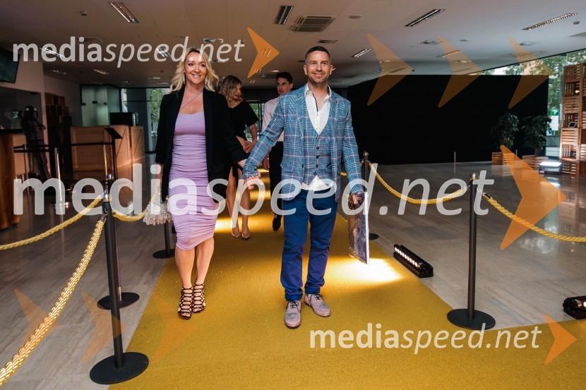  Urša Jezeršek;  Rene Mlekuž, nekdanji smučarVečer šampionov 2024