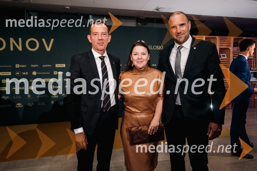  Enzo Smrekar, predsednik uprave Droge Kolinske in glavni direktor strateškega poslovnega področja v Atlantic Grupi, predsednik SZS, podpredsednik Olimpijskega komiteja Slovenije;  Tjaša Kolenc Filipčič, vodja upravljanja z blagovno znamko in direktorica marketinga v Skupini Triglav;  Uroš Zupan, direktor, Smučarska zveza Slovenije Večer šampionov 2024