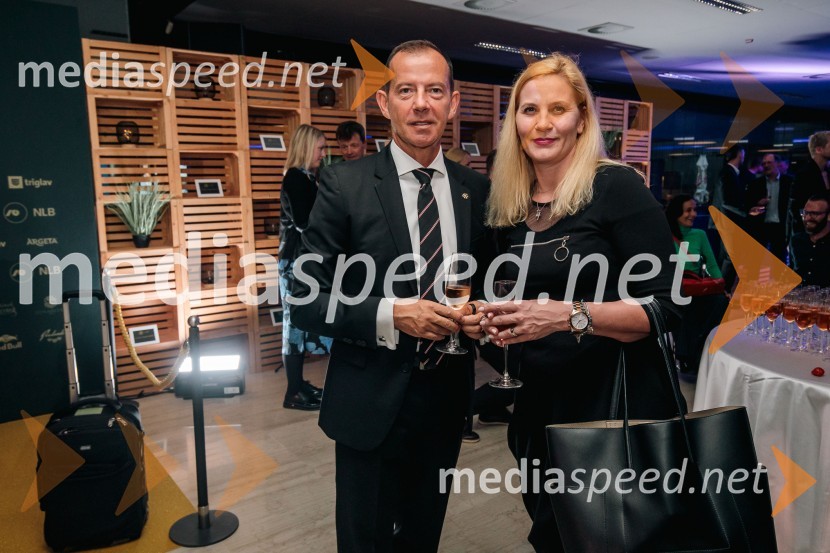  Enzo Smrekar, predsednik uprave Droge Kolinske in glavni direktor strateškega poslovnega področja v Atlantic Grupi, predsednik SZS, podpredsednik Olimpijskega komiteja Slovenije; mag. Melita Joželj Nose, Herman&partnerjiVečer šampionov 2024