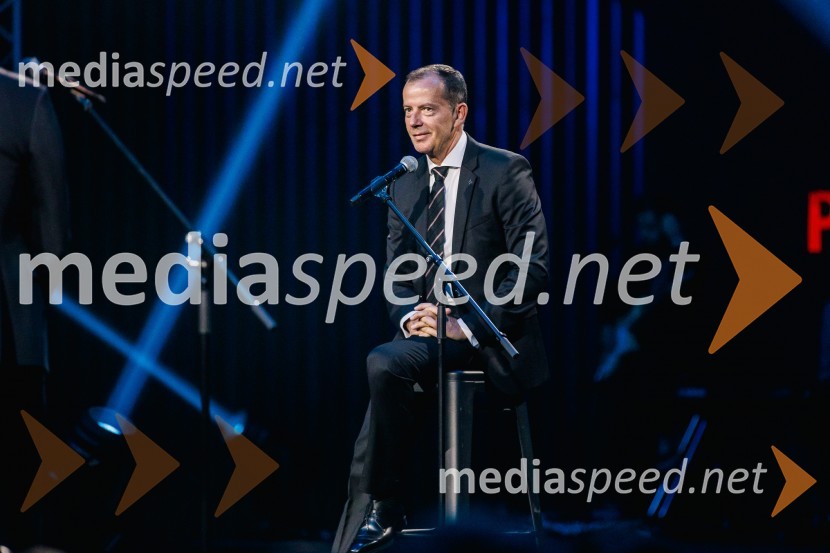  Enzo Smrekar, predsednik uprave Droge Kolinske in glavni direktor strateškega poslovnega področja v Atlantic Grupi, predsednik SZS, podpredsednik Olimpijskega komiteja SlovenijeVečer šampionov 2024