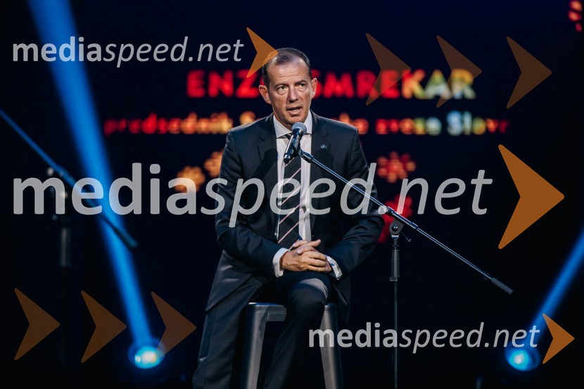  Enzo Smrekar, predsednik uprave Droge Kolinske in glavni direktor strateškega poslovnega področja v Atlantic Grupi, predsednik SZS, podpredsednik Olimpijskega komiteja SlovenijeVečer šampionov 2024