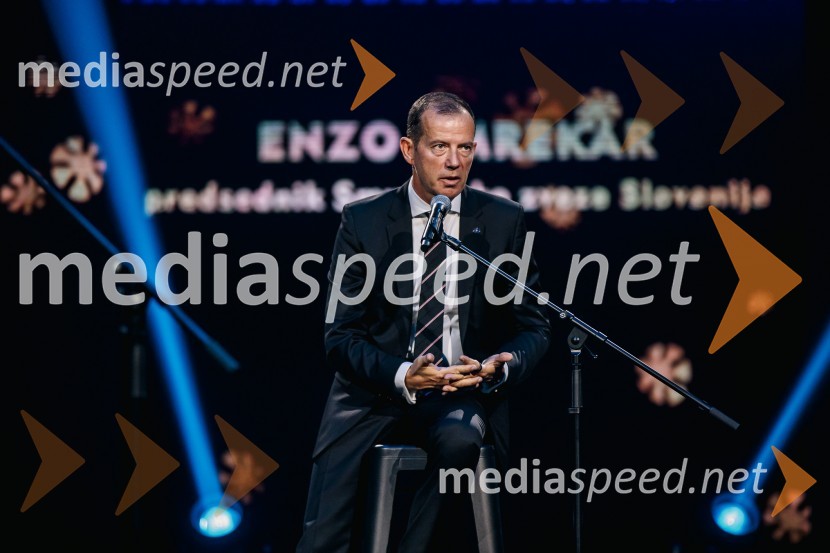  Enzo Smrekar, predsednik uprave Droge Kolinske in glavni direktor strateškega poslovnega področja v Atlantic Grupi, predsednik SZS, podpredsednik Olimpijskega komiteja SlovenijeVečer šampionov 2024