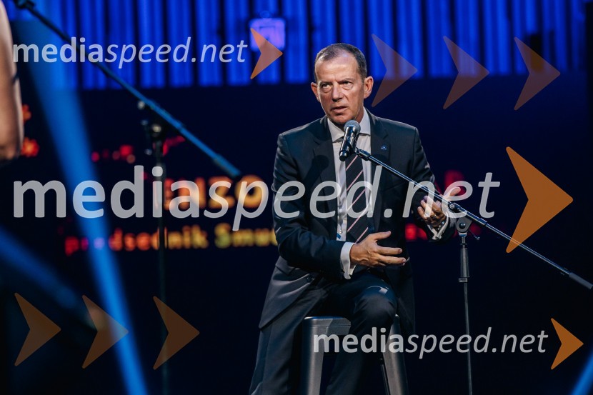  Enzo Smrekar, predsednik uprave Droge Kolinske in glavni direktor strateškega poslovnega področja v Atlantic Grupi, predsednik SZS, podpredsednik Olimpijskega komiteja SlovenijeVečer šampionov 2024