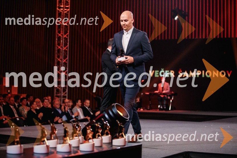 Večer šampionov 2024