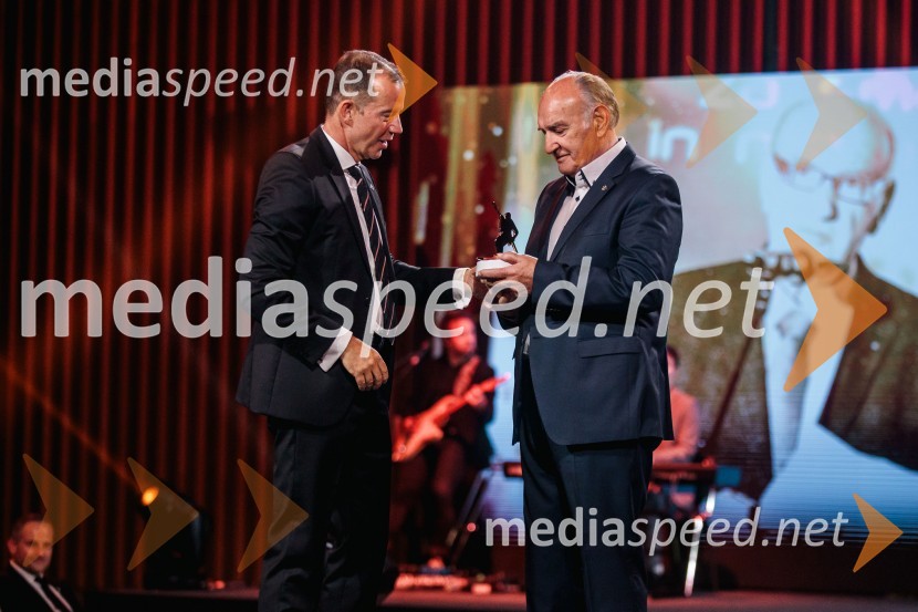  Enzo Smrekar, predsednik uprave Droge Kolinske in glavni direktor strateškega poslovnega področja v Atlantic Grupi, predsednik SZS, podpredsednik Olimpijskega komiteja Slovenije;  Ljubo Jasnič, nekdanji predsednik DESUSVečer šampionov 2024