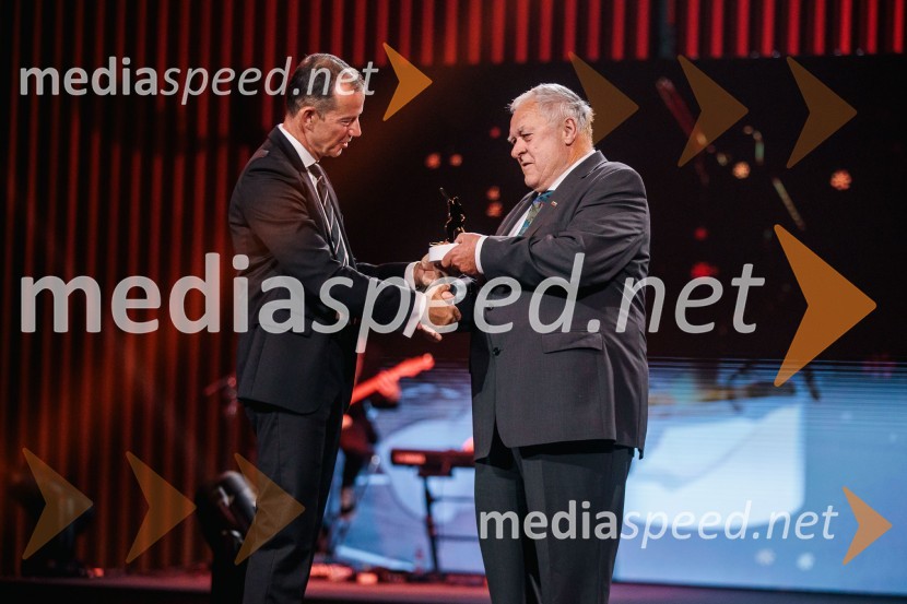  Enzo Smrekar, predsednik uprave Droge Kolinske in glavni direktor strateškega poslovnega področja v Atlantic Grupi, predsednik SZS, podpredsednik Olimpijskega komiteja Slovenije;  Aleš GučekVečer šampionov 2024