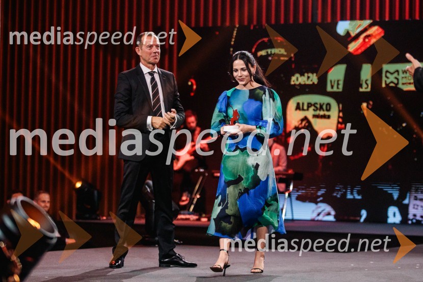  Enzo Smrekar, predsednik uprave Droge Kolinske in glavni direktor strateškega poslovnega področja v Atlantic Grupi, predsednik SZS, podpredsednik Olimpijskega komiteja Slovenije;  Gloria Kotnik, deskarka na snegu Večer šampionov 2024