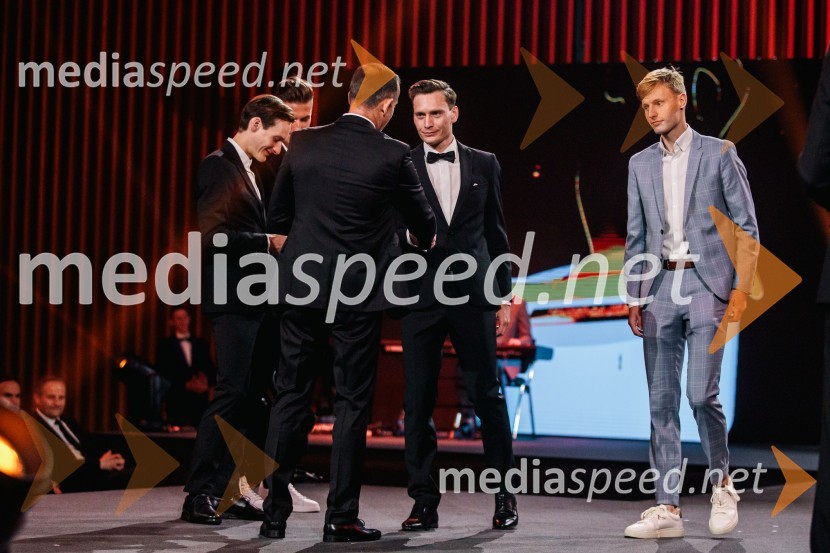  Enzo Smrekar, predsednik uprave Droge Kolinske in glavni direktor strateškega poslovnega področja v Atlantic Grupi, predsednik SZS, podpredsednik Olimpijskega komiteja Slovenije;  Anže Lanišek, smučarski skakalec;  Lovro Kos, smučarski skakalecVečer šampionov 2024