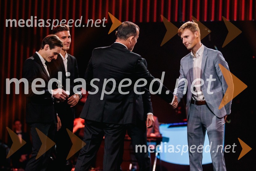  Domen Prevc, smučarski skakalec;  Timi Zajc, smučarski skakalec;  Enzo Smrekar, predsednik uprave Droge Kolinske in glavni direktor strateškega poslovnega področja v Atlantic Grupi, predsednik SZS, podpredsednik Olimpijskega komiteja Slovenije;  Lovro Kos, smučarski skakalecVečer šampionov 2024