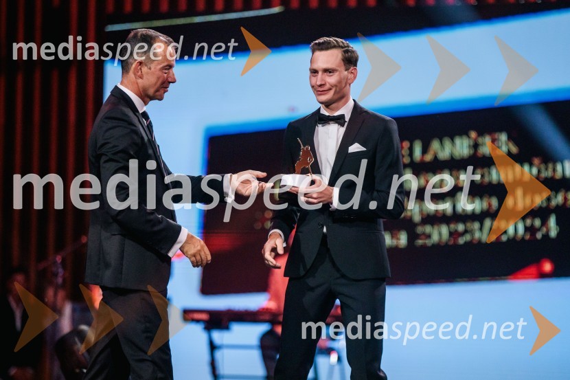  Enzo Smrekar, predsednik uprave Droge Kolinske in glavni direktor strateškega poslovnega področja v Atlantic Grupi, predsednik SZS, podpredsednik Olimpijskega komiteja Slovenije;  Anže Lanišek, smučarski skakalecVečer šampionov 2024