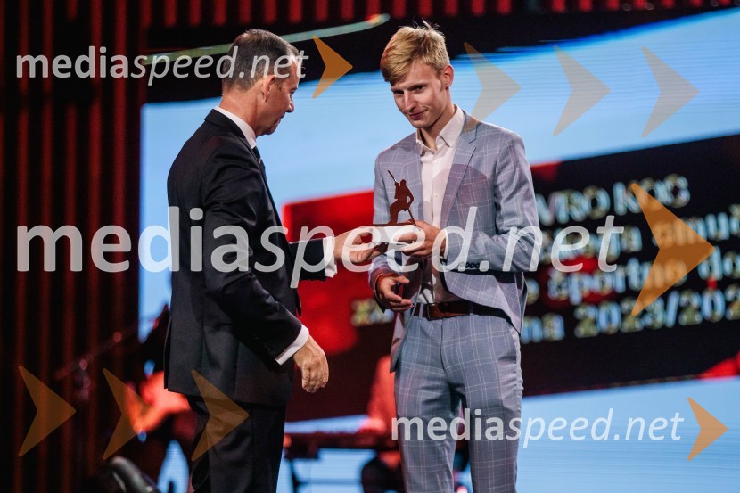  Enzo Smrekar, predsednik uprave Droge Kolinske in glavni direktor strateškega poslovnega področja v Atlantic Grupi, predsednik SZS, podpredsednik Olimpijskega komiteja Slovenije;  Lovro Kos, smučarski skakalecVečer šampionov 2024