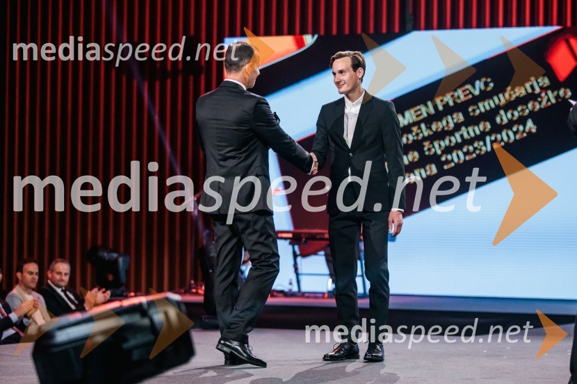  Enzo Smrekar, predsednik uprave Droge Kolinske in glavni direktor strateškega poslovnega področja v Atlantic Grupi, predsednik SZS, podpredsednik Olimpijskega komiteja Slovenije;  Domen Prevc, smučarski skakalecVečer šampionov 2024