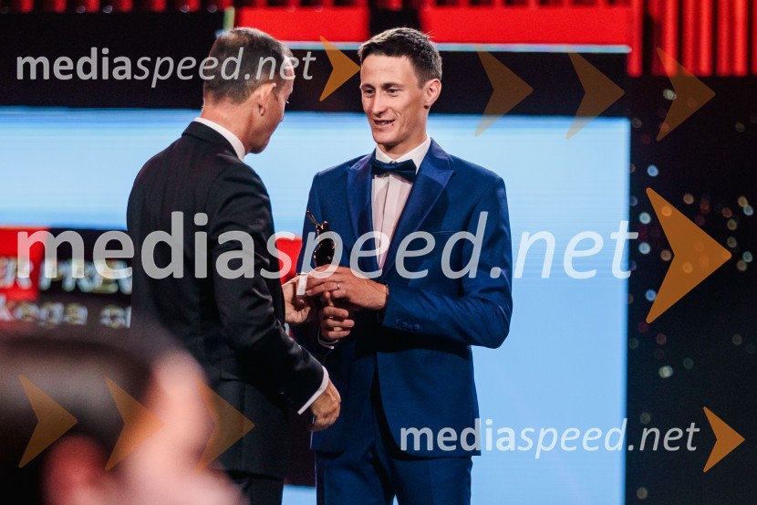  Enzo Smrekar, predsednik uprave Droge Kolinske in glavni direktor strateškega poslovnega področja v Atlantic Grupi, predsednik SZS, podpredsednik Olimpijskega komiteja Slovenije;  Peter  Prevc, smučarski skakalecVečer šampionov 2024